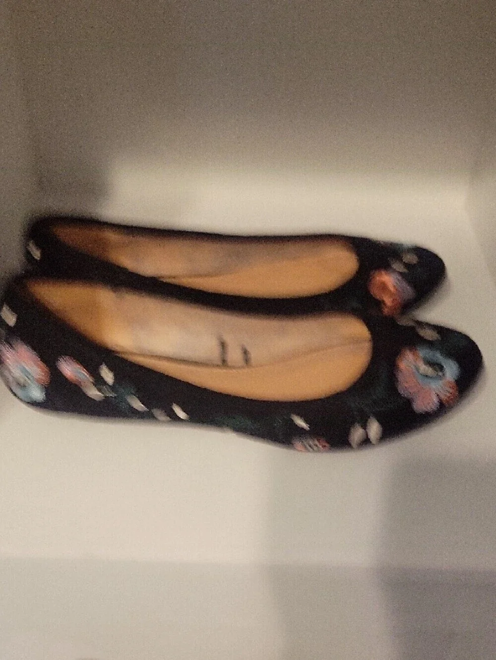UNIONBAY 6.5 Black Floral Embroidered Cottagecore Slip-On Flats